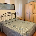 מלון דירות Marinella Residence Holiday 4*