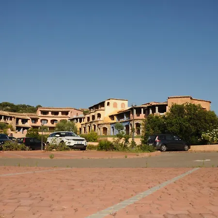 Апарт-отель Marinella Residence Holiday 4*
